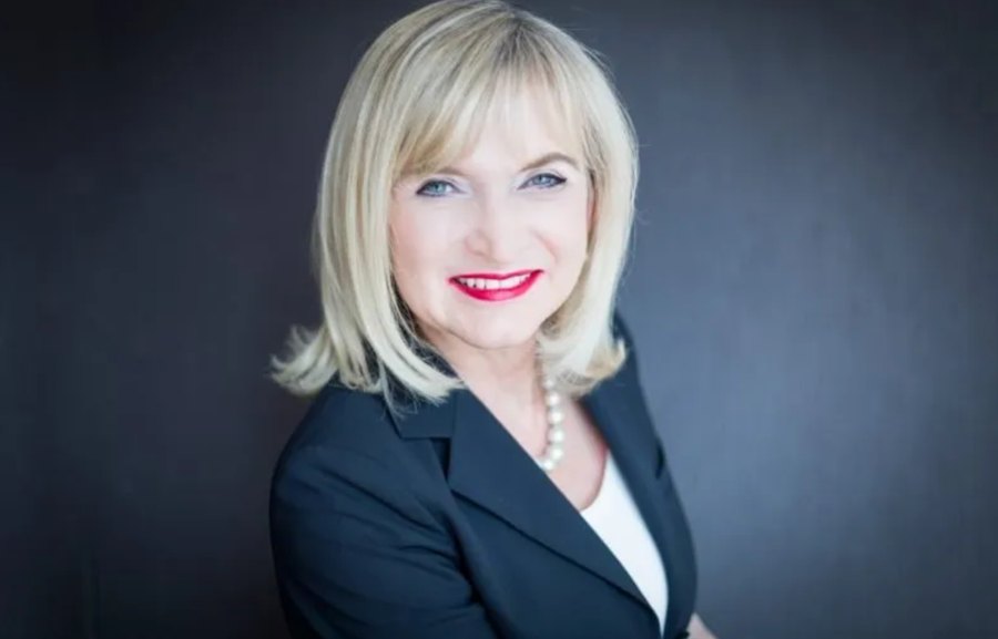 Portrait von Mag. Dr. Manuela Raidl-Mörth